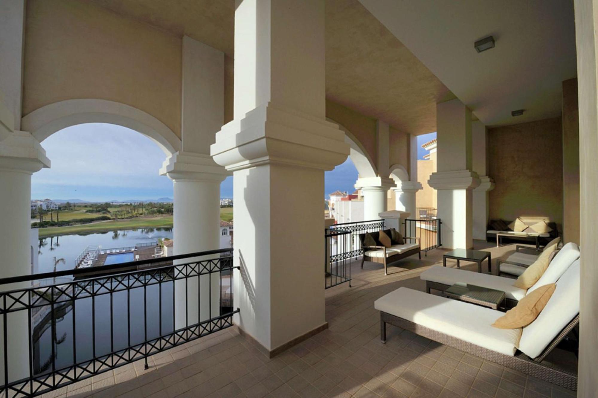 Doubletree By Hilton La Torre Golf Resort Roldan Bagian luar foto The Royal Mirage
