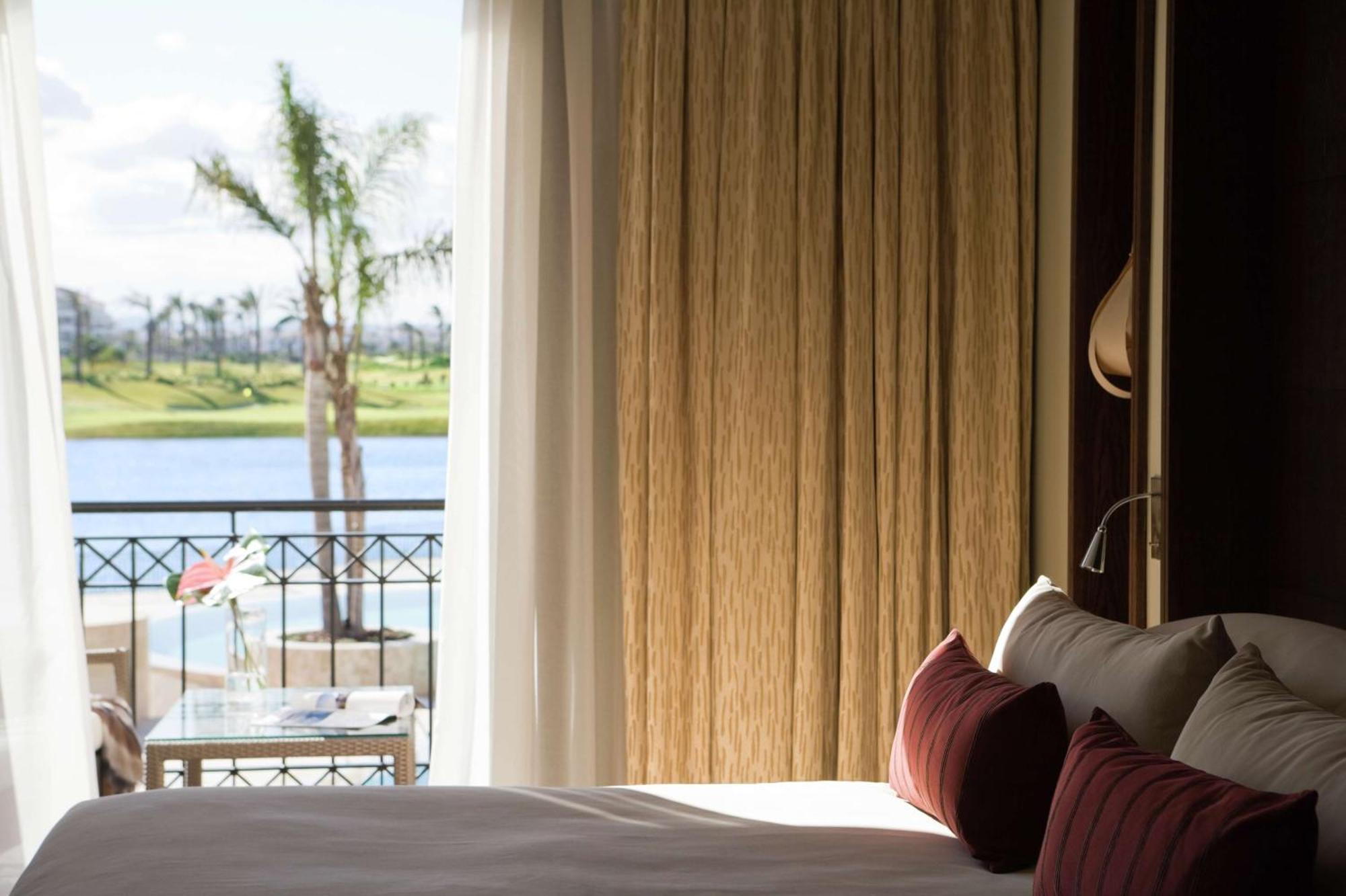 Doubletree By Hilton La Torre Golf Resort Roldan Bagian luar foto