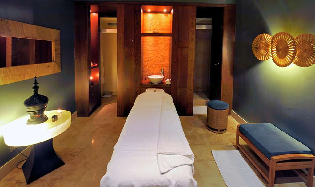 Doubletree By Hilton La Torre Golf Resort Roldan Fasilitas foto A treatment room at a spa
